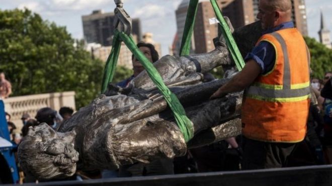 تمثال أندرو جاكسون: توجيه اتهامات لأربعة أشخاص حاولوا إسقاط تمثال الرئيس الأمريكي السابق