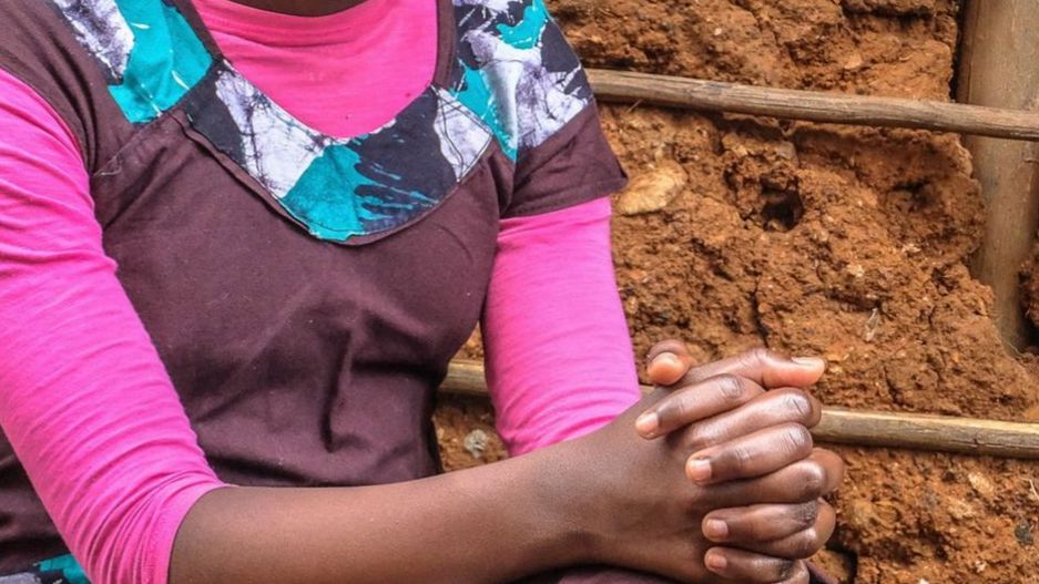 فتاة كينية عمرها 12 عاما تتزوج رجلين في غضون شهر واحد