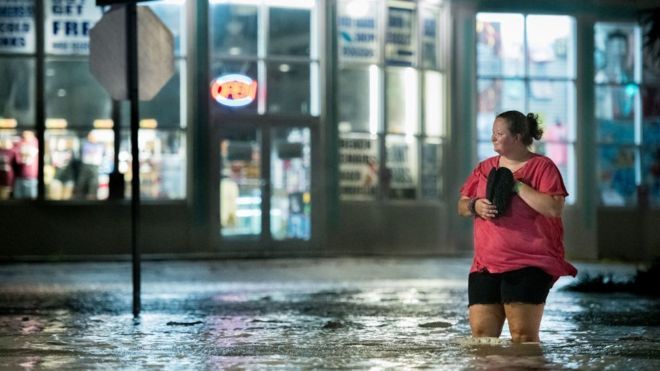 العاصفة أسياس تقتل أربعة أميركيين وتقطع الكهرباء عن ثلاثة ملايين شخص