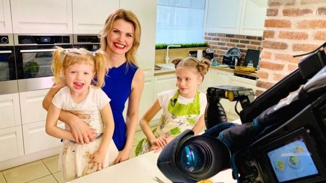 تاتيانا بورودكينا فرت مع ابنتيها إلى أوكرانيا BBC