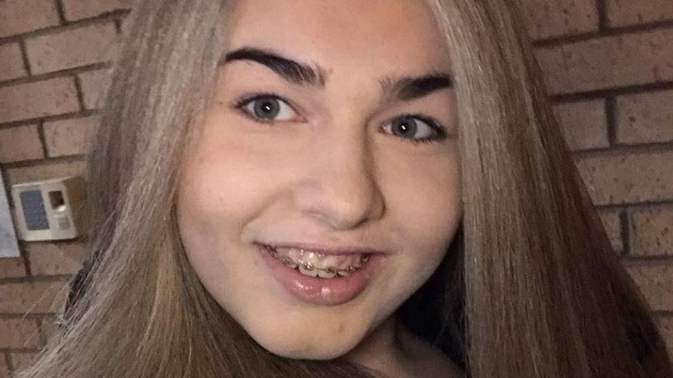 أم تريد أن تخوض معركة قانونية للحصول على حفيد من "حيامن ابنتها"