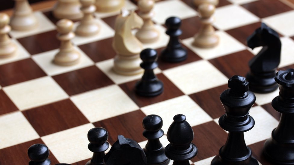 شاركت هذا العام أكثر من 160 دولة في أولمبياد لعبة الشطرنج عبر الإنترنت BBC