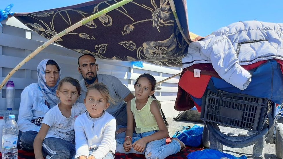مخيم موريا: مأساة عائلة من اللاجئين التهمت النيران خيمتها
