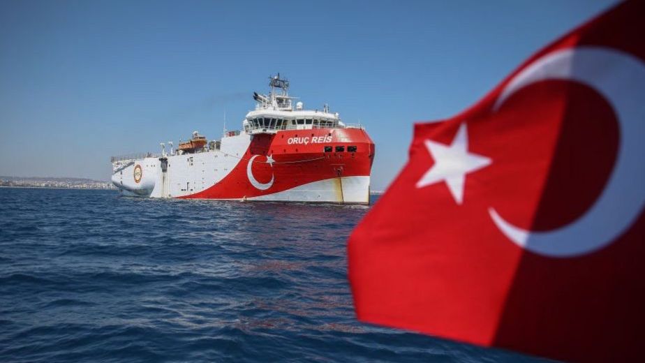 تصاعدت التوترات عندما أرسلت تركيا سفينة أبحاث إلى المياه القريبة من الجزر اليونانية