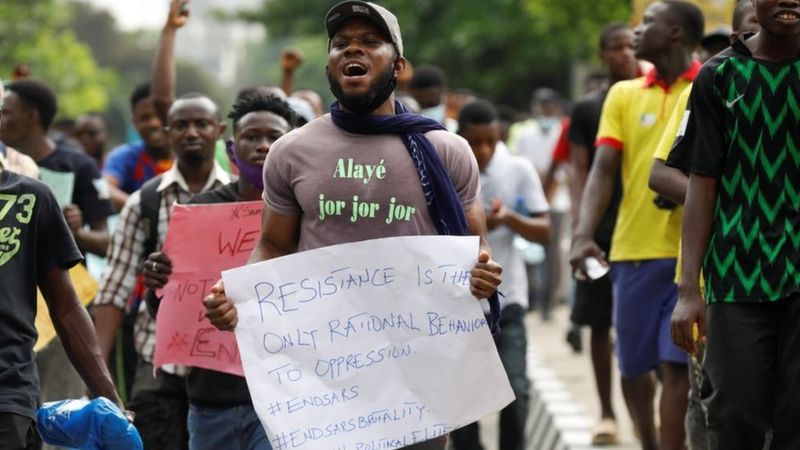 الرئاسة النيجيرية أمرت بحل وحدة سارس بعد تزايد الاحتجاجات الشعبية ضد وحشية الشرطة REUTERS
