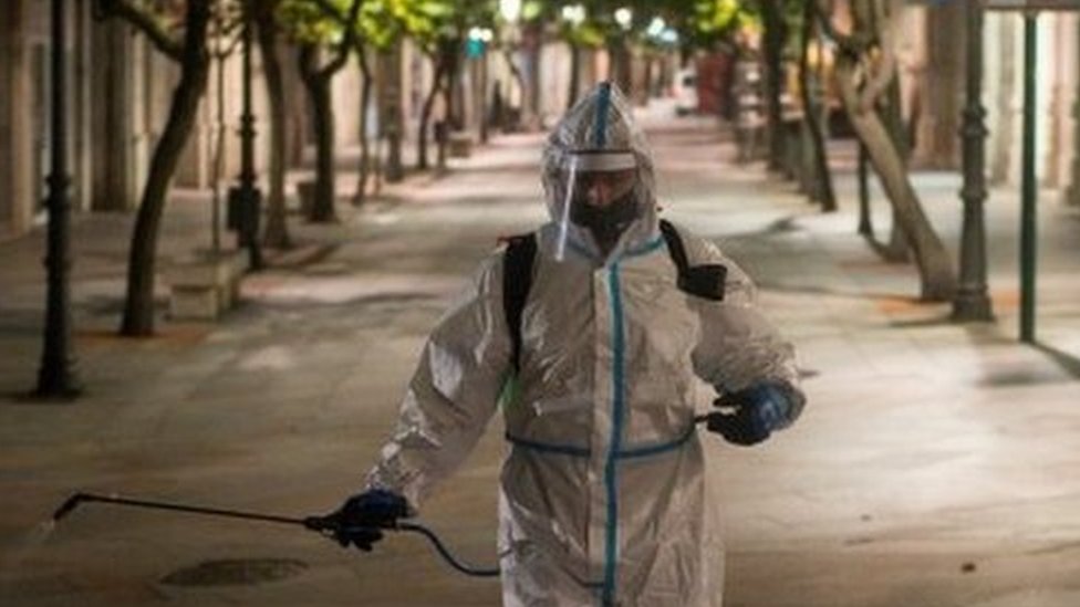 تشهد إسبانيا، مثل العديد من الدول الأوروبية، زيادة في عدد حالات الإصابة بفيروس كورونا EPA