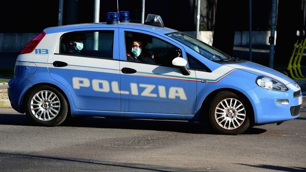 الشرطة الإيطالية تقول إن المهاجرين دفعوا حوالي 7,300 دولار Getty Images