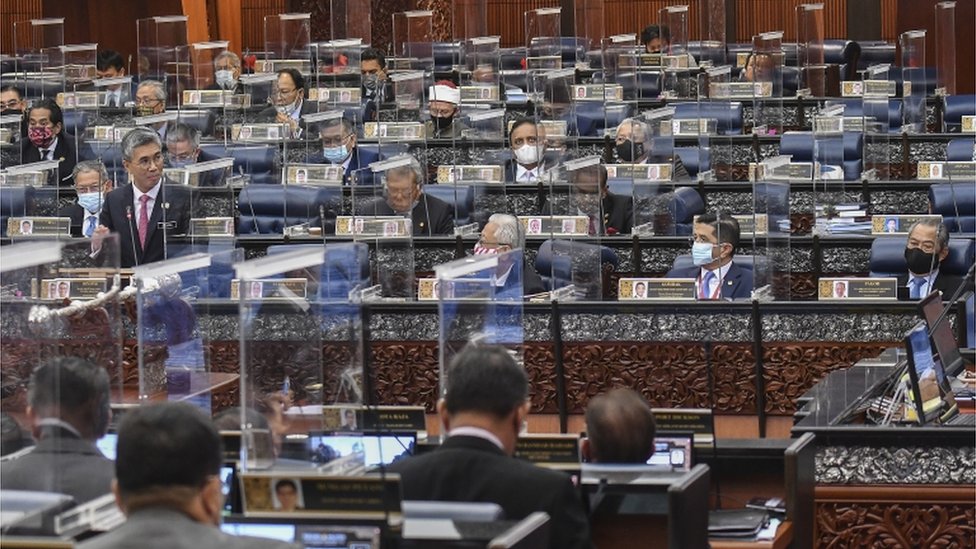 جلسة البرلمان الماليزي لمناقشة الموازنة EPA