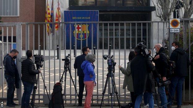 برشلونة: اعتقالات مرتبطة بالتحقيق في قضايا مالية خاصة بالنادي