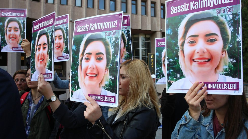 خلال تظاهرة احتجاجاً على جريمة اغتصاب وقتل شابة تركية عام 2018 ADEM ALTANVIA GETTY IMAGES