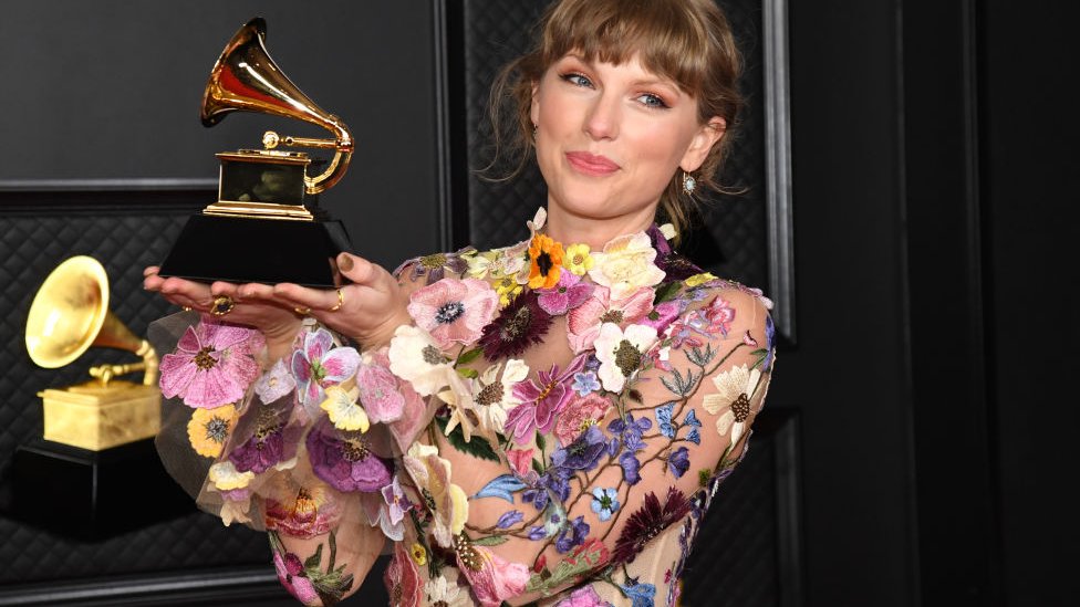 Getty Images فازت تيلور سويفت بجائزة غرامي لأفضل ألبوم غنائي هذا العام