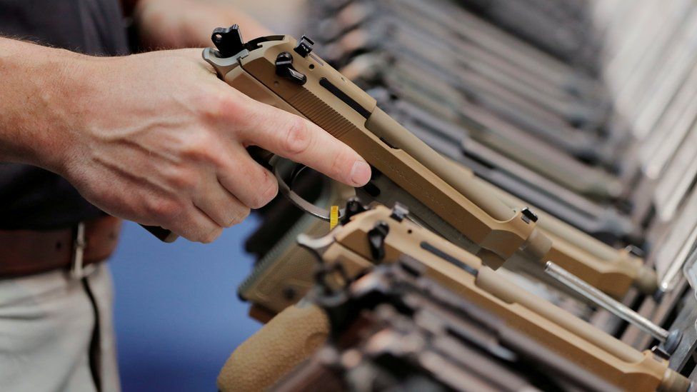 Reuters القانون الجديد سيسمح لمالكي المسدسات بحملها بدون ترخيص