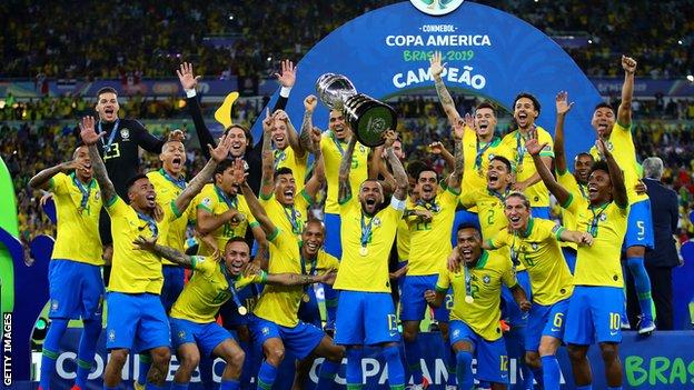 منتخب البرازيل فاز بالدورة السابقة من كوبا أمريكا في 2019