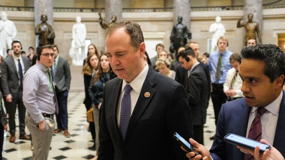 كان آدم شيف، رئيس لجنة المخابرات بمجلس النواب الآن، أحد المستهدفين