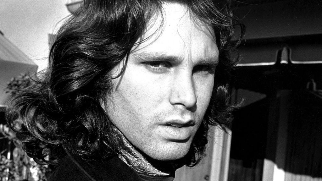 ضريح جيم موريسون مقصد المعجبين في ذكرى رحيله الخمسين