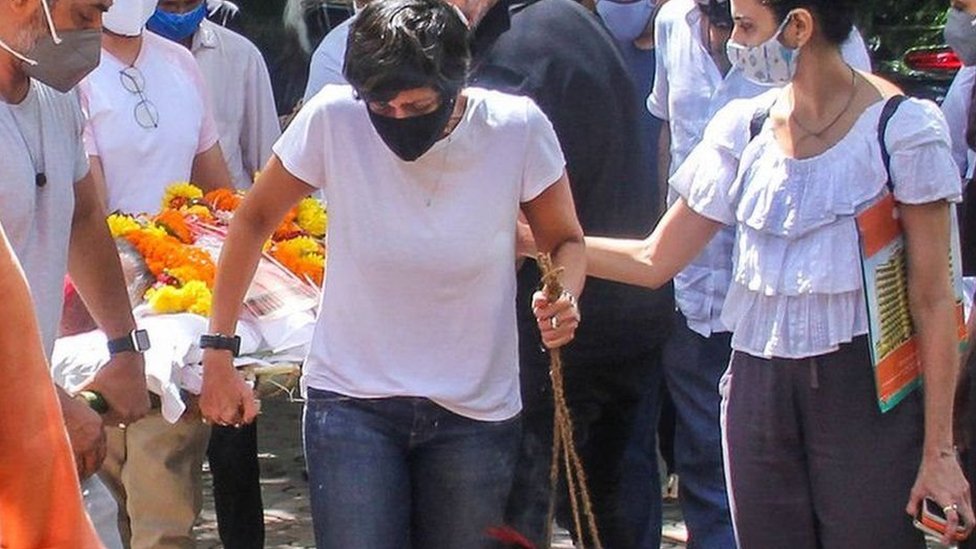 لماذا لا يسمح لنساء الهندوس بحضور مراسم حرق جثث موتاهن؟