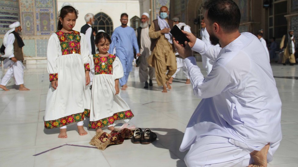 بالصور: احتفالات المسلمين بعيد الأضحى حول العالم