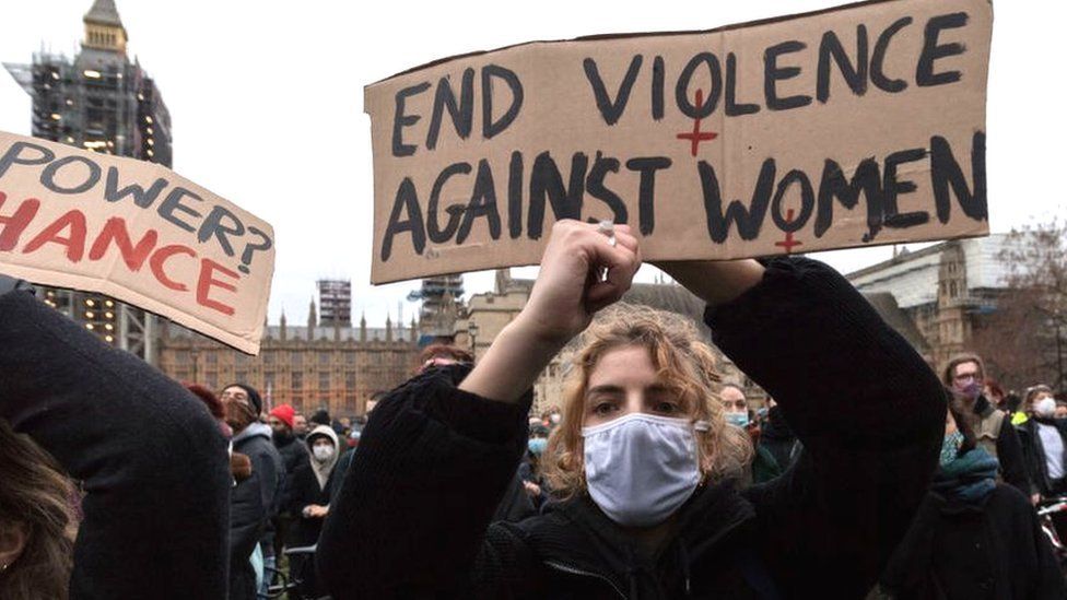 Getty Images أثار مقتل سارة إيفرارد موجة الاحتجاجات طالبت بإجراءات أكثر حسماً في مواجهة العنف ضد النساء