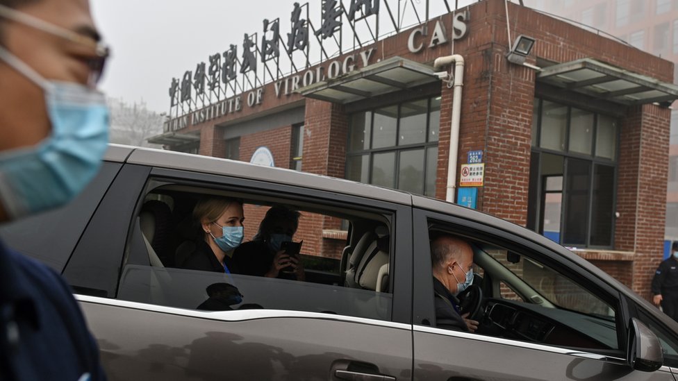 AFP زار خبراء دوليون من منظمة الصحة العالمية مدينة ووهان في يناير كانون الثاني الماضي لإعداد تقرير أولي بالتعاون مع نظرائهم الصينيين، لكنهم لم يتوصلوا إلى استنتاج يتعلق ببدء ظهور الفيروس