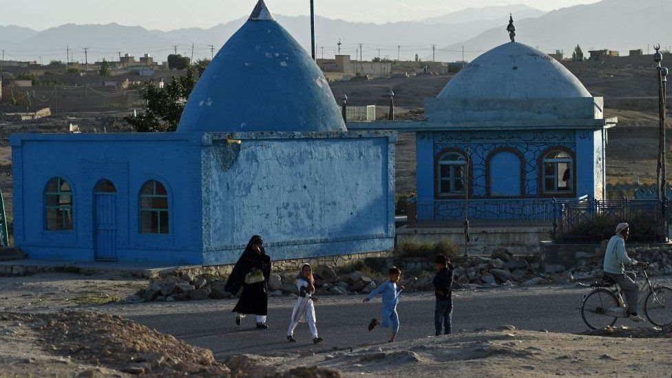Getty Images مجتمع الهزارة يعيش في منطقة جبلية وسط أفغانستان