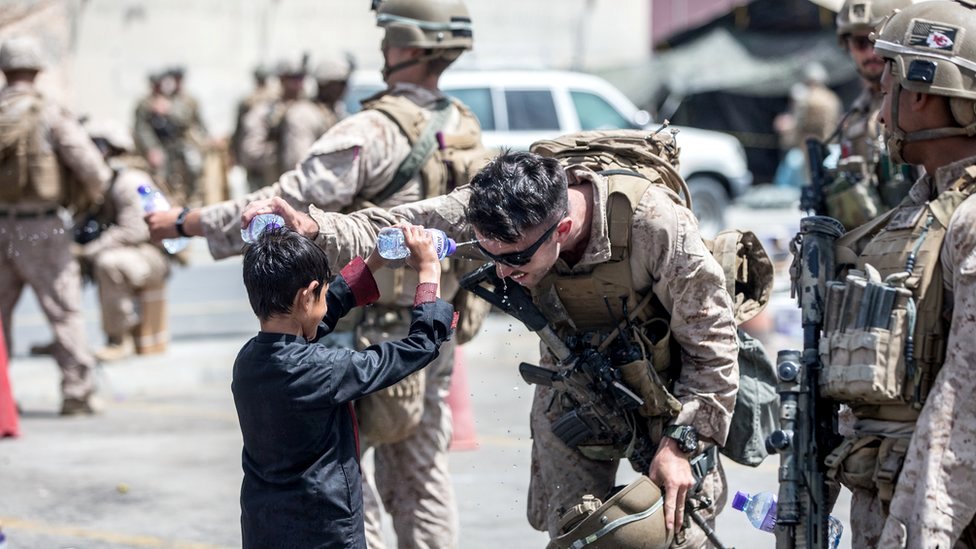 كيف تكثف الولايات المتحدة جهود الإجلاء من العاصمة الأفغانية؟