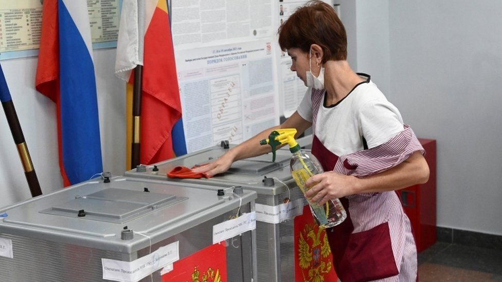 Reuters تمديد عملية التصويت في روسيا لثلاثة أيام بسبب وباء كوفيد