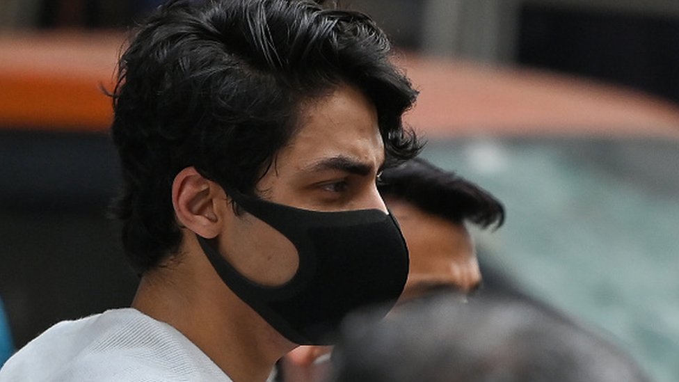 بوليوود: محكمة هندية ترفض طلبا للإفراج بكفالة عن نجل النجم شاه روخ خان في قضية مخدرات