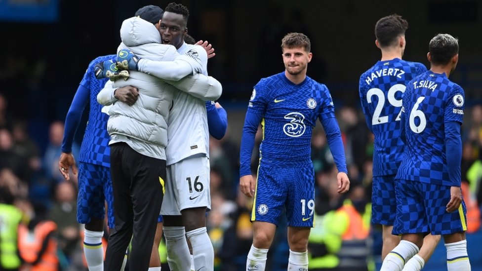 تشيلسي يسحق نوريتش بسباعية ومانشستر سيتي يلاحقه بفوز على برايتون