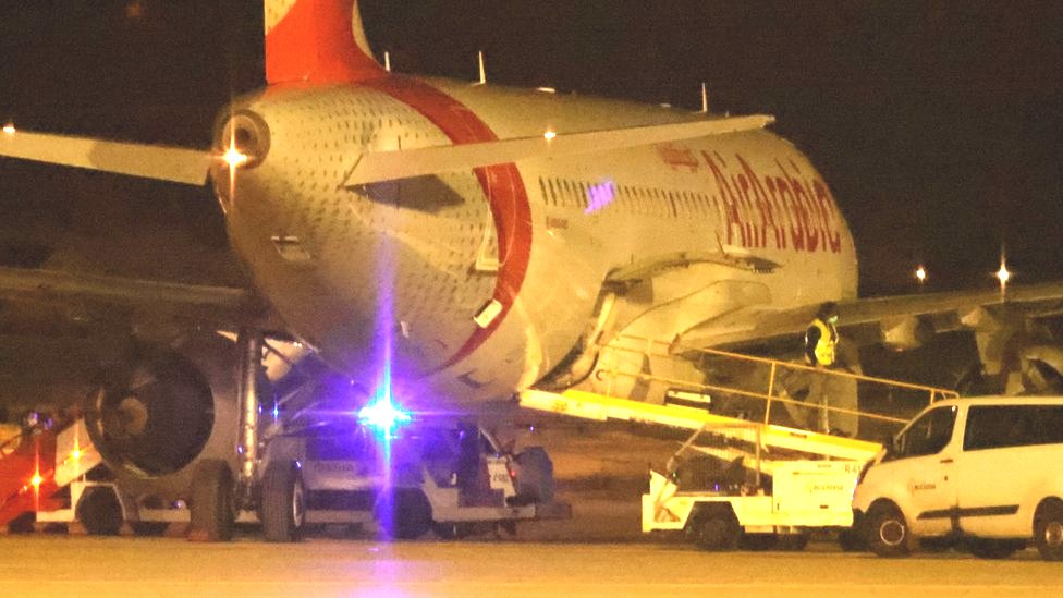 EPA أقلعت الطائرة التابعة لشركة العربية للطيران المغرب من طراز إيرباص A320 من الدار البيضاء في المغرب متجهة إلى تركيا