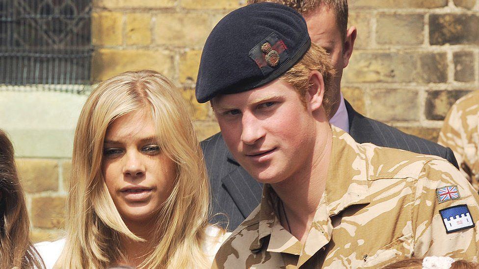 Getty Images المحقق الخاص قال إن الأمير هاري وصديقته السابقة تشيلسي ديفي كانا هدفاً لأقسام 