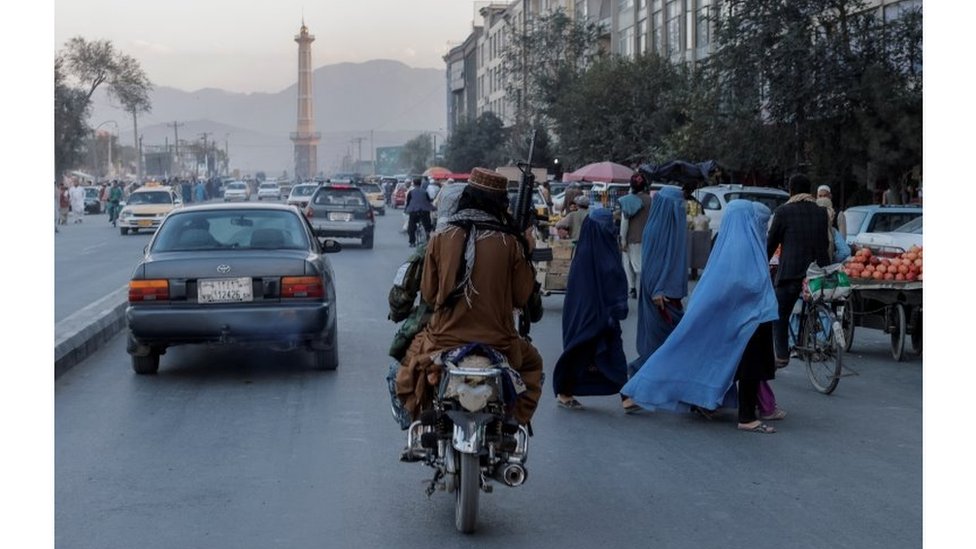 Reuters حقوق المرأة أثار قلق الكثيرين بعد سيطرة طالبان على الحكم في أفغانستان