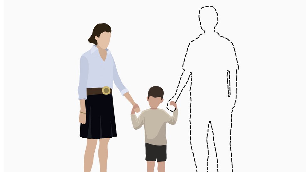 الأمهات العزباوات: نساء"خارقات للعادة" تحدَّين ظلم المجتمع وغَلَبَهن إيثار الأبناء