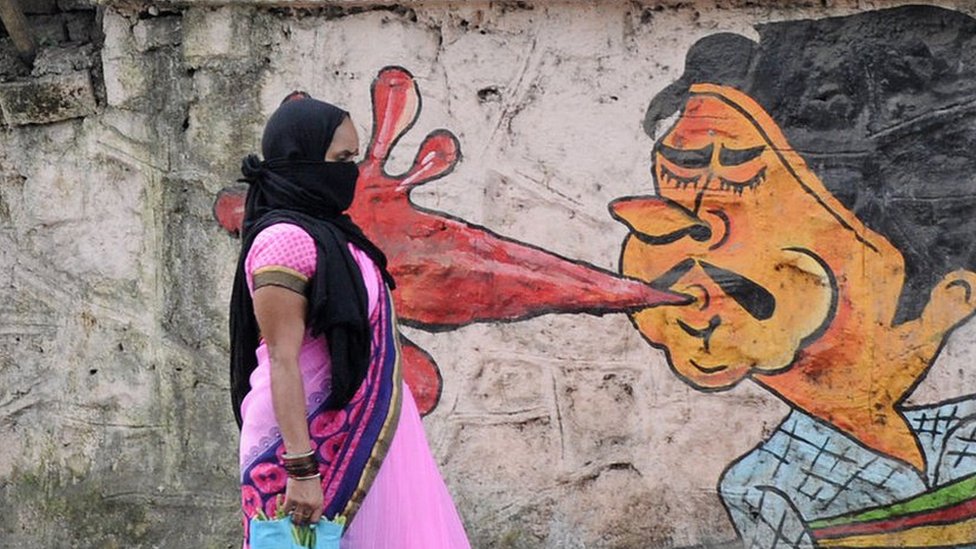 EPA استخدم فن الغرافيتي في شوارع مومباي للتوعية من مخاطر البصق في الأماكن العامة