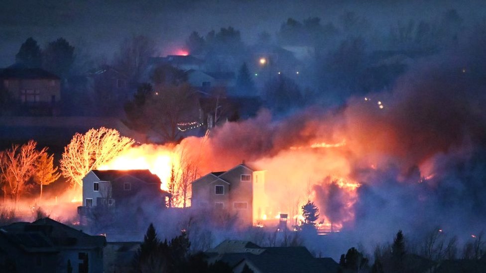 Getty Images الحرائق السابقة في كلورادو كانت في الأماكن النائية، لكن هذه الحرائق تأتي على مناطق آهلة بالسكان