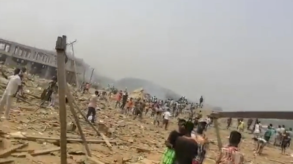 BBC آثار الانفجار الضخم الذي وقع في بلدة بوغوسو غرب غانا