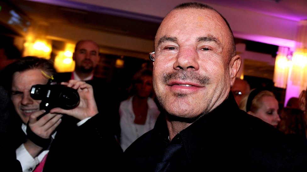 وفاة مصمم الأزياء الفرنسي العالمي تيري موغلير عن 73 عاماً