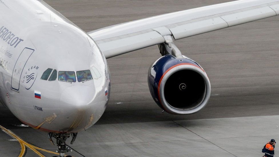 Getty Images تشمل العقوبات 100 طائرة متعاونة مع شركة الطيران الروسية إيروفلوت