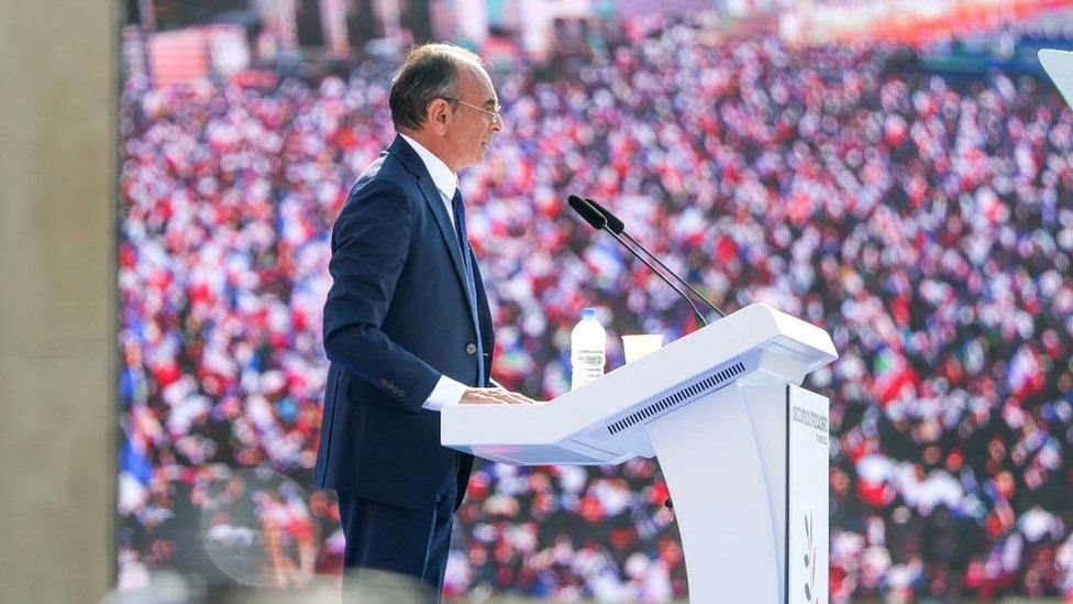 Getty Images مرشح الرئاسة الفرنسية من اليمين المتطرف إريك زمور في محفل انتخابي يوم الأحد بالعاصمة باريس