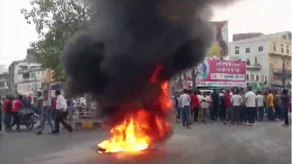 ANI أثار القتل احتجاجات وحرق متعمد في أودايبور
