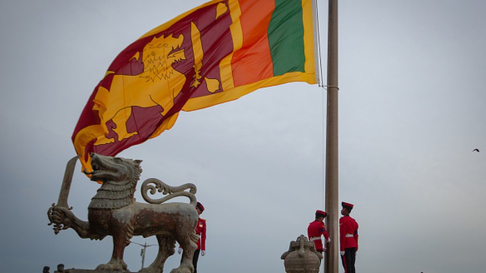 GETTY IMAGES تمر سريلانكا بأزمة اقتصادية خانقة وغير مسبوقة