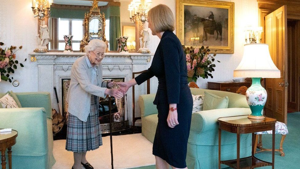 PA Media الملكة مع رئيسة الوزراء الجديدة ليز تراس