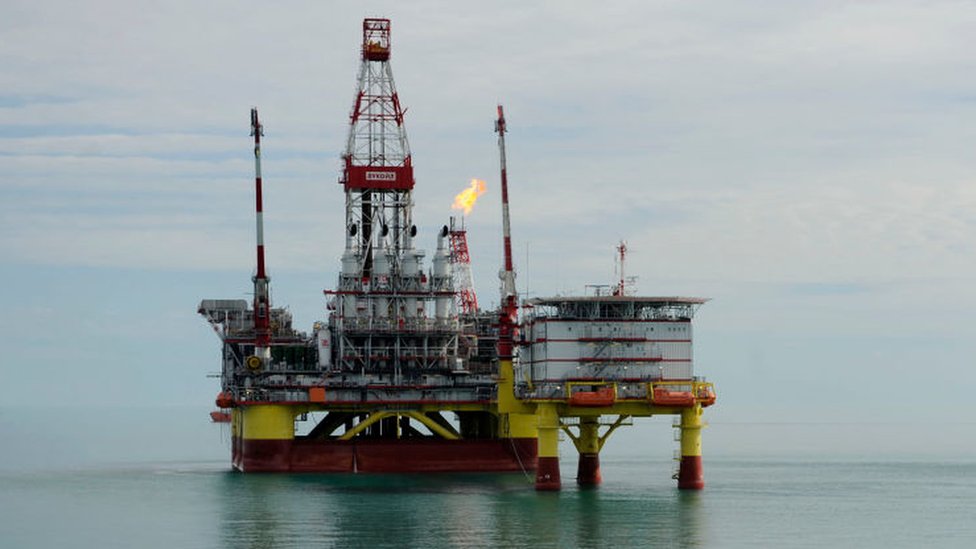 Getty Images منصة بحرية للتنقيب عن النفط