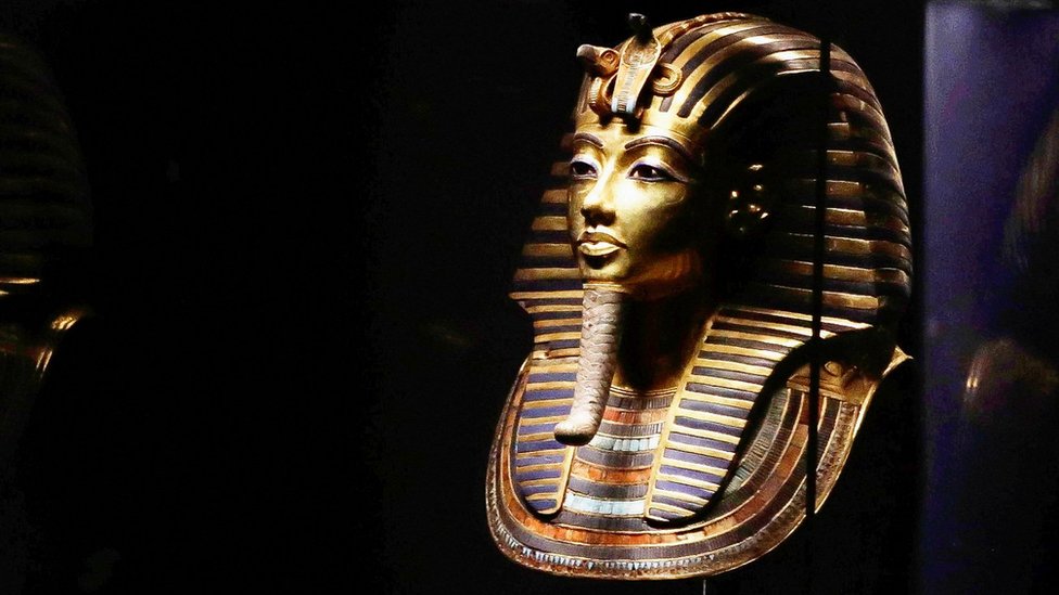 Reuters أصبح قناع توت عنخ آمون الجنائزي المصنوع من الذهب الخالص رمزا لمصر الحديثة