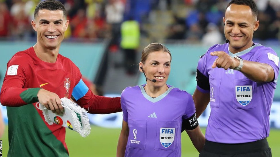 Getty Images ستيفاني فرابارت أول سيدة تقدو تحكيم مباراة للرجال في مسابقة كأس العالم