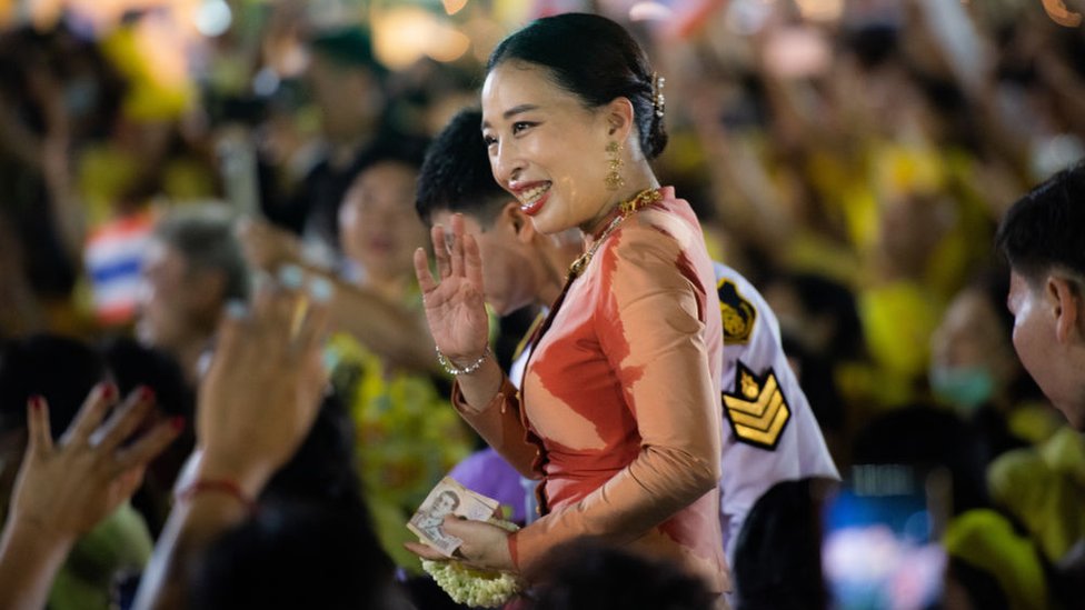 Getty Images يُنظر إلى الأميرة باجراكيتيابا على نطاق واسع في تايلاند على أنها الوريثة الأنسب للعرش