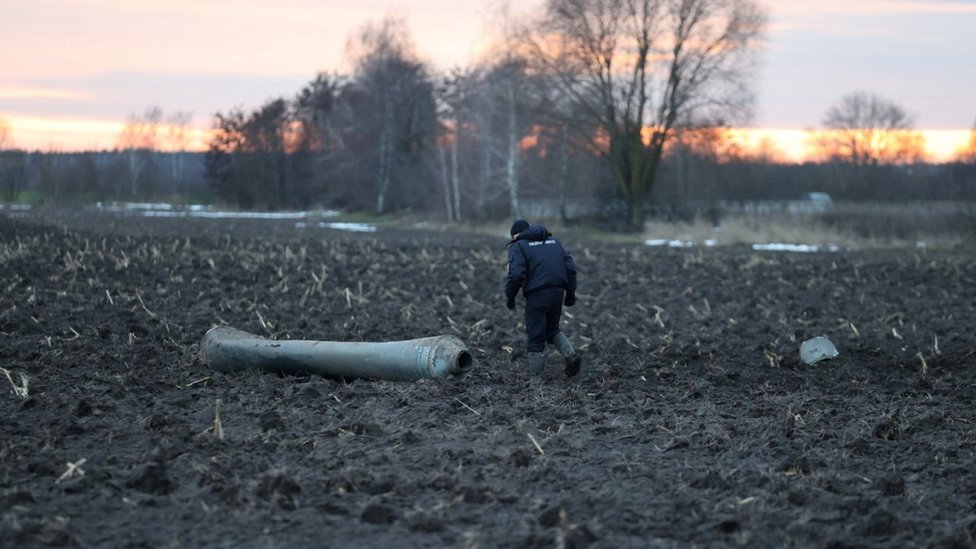 Reuters قال متحدث عسكري أوكراني إن الحادث وقع نتيجة لعملية دفاع جوي