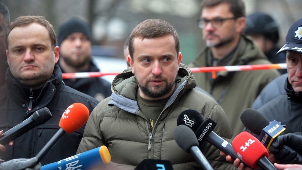 أوكرانيا: استقالة مساعد زيلينسكي متهم بعيش حياة مترفة
