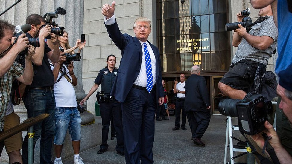 Getty Images ترمب حين وصوله للمثول أمام هيئة المحلفين في مدينة نيويورك في عام 2015