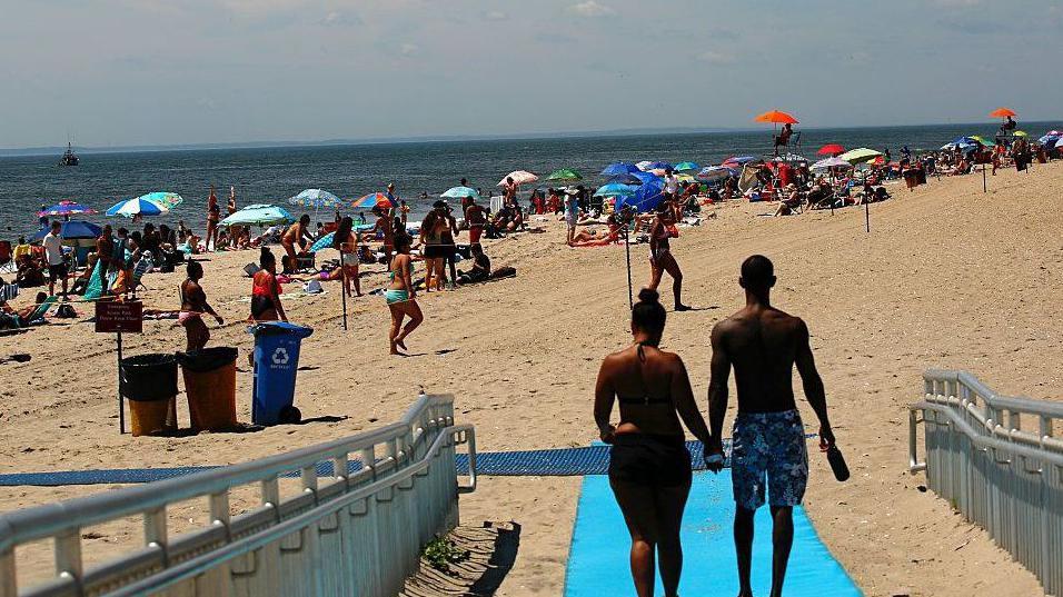 إغلاق شاطئ في نيويورك بعد هجوم سمكة قرش