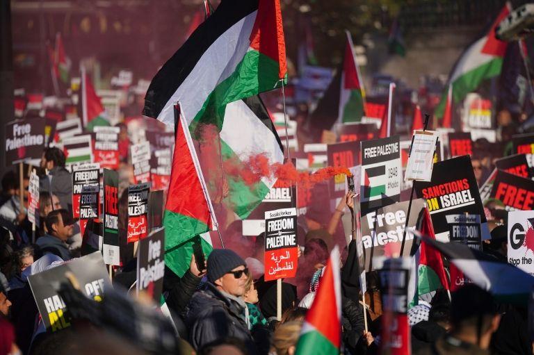 PA | مئات الآلاف من المتظاهرين خرجوا في لندن من أجل وقف الحرب على غزة